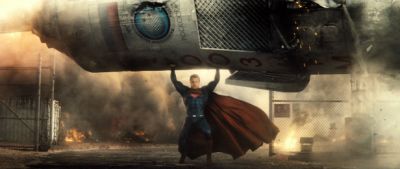 Подробнее о новости ««Бэтмен против Супермена: На заре справедливости» ставит рекорды»